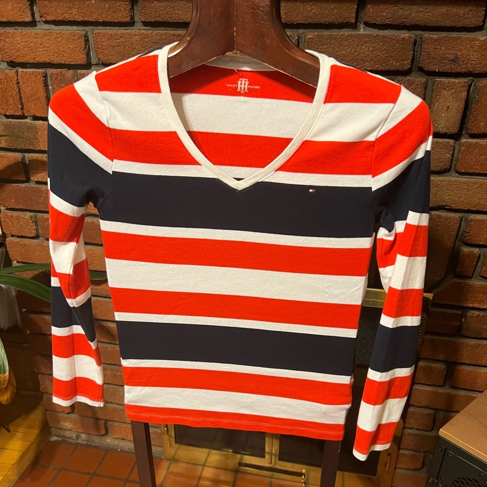 Brand new Tommy Hilfiger V-neck cotton sweater size M